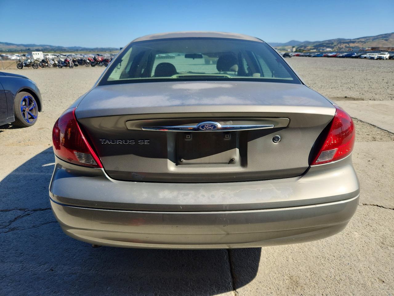 2003 FORD TAURUS SE photo 11