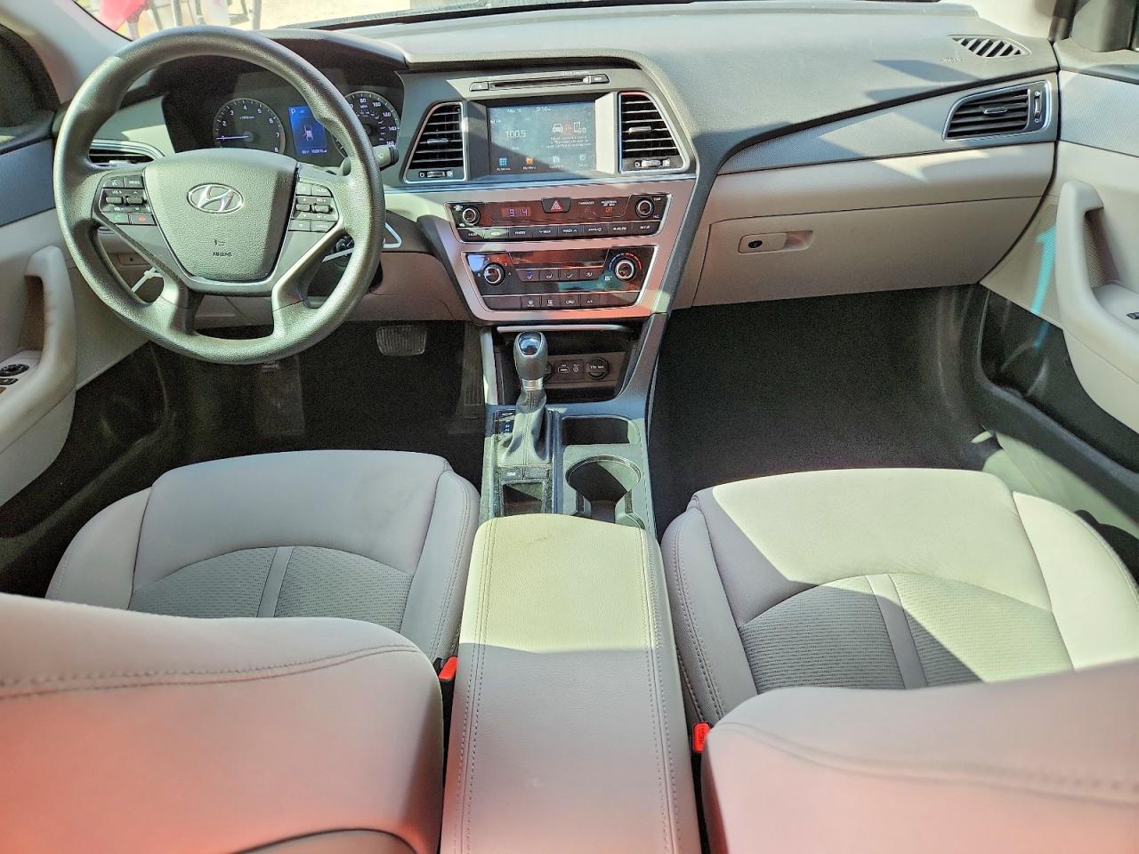 2017 HYUNDAI SONATA SE photo 15