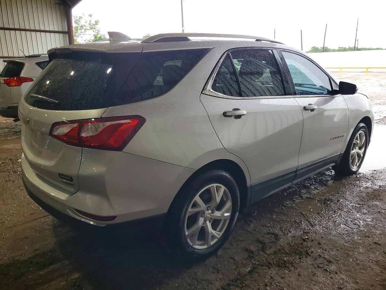 2018 CHEVROLET EQUINOX PREMIER photo 3