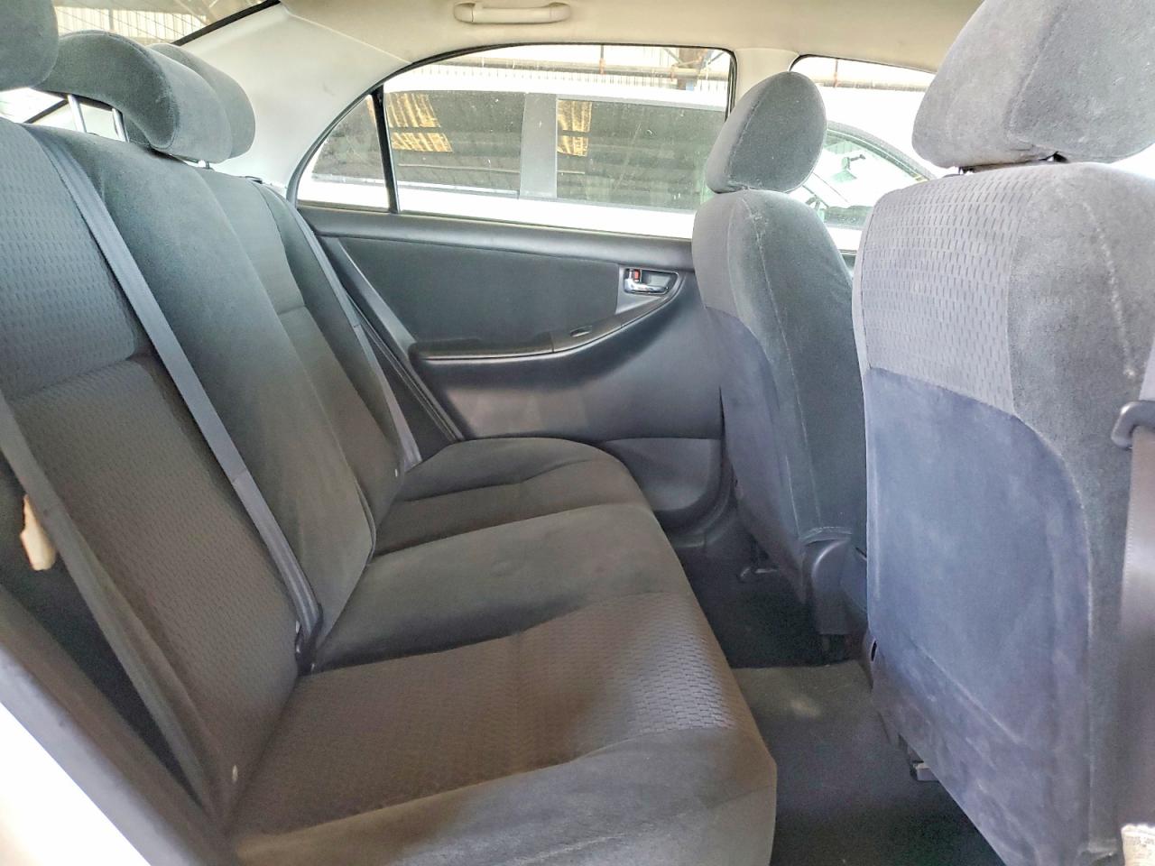 2005 TOYOTA COROLLA S photo 19