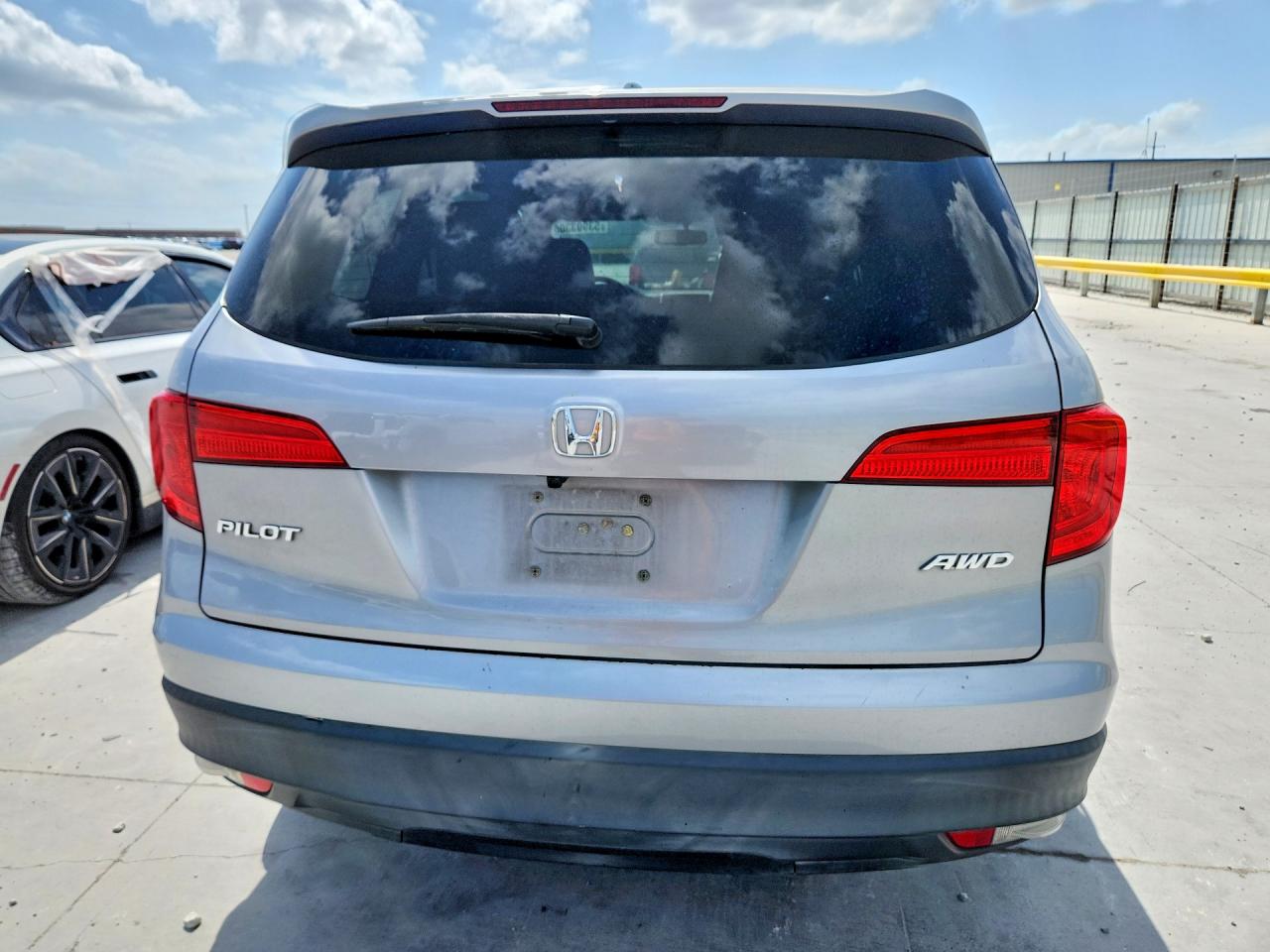 2016 HONDA PILOT EXL photo 16