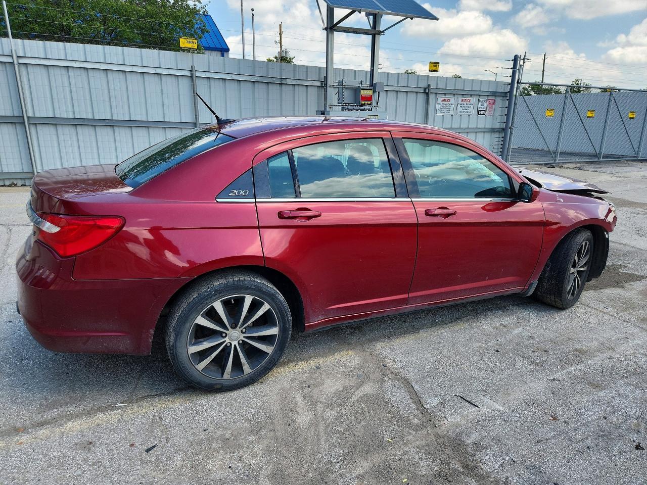 2013 CHRYSLER 200 LIMITED photo 3