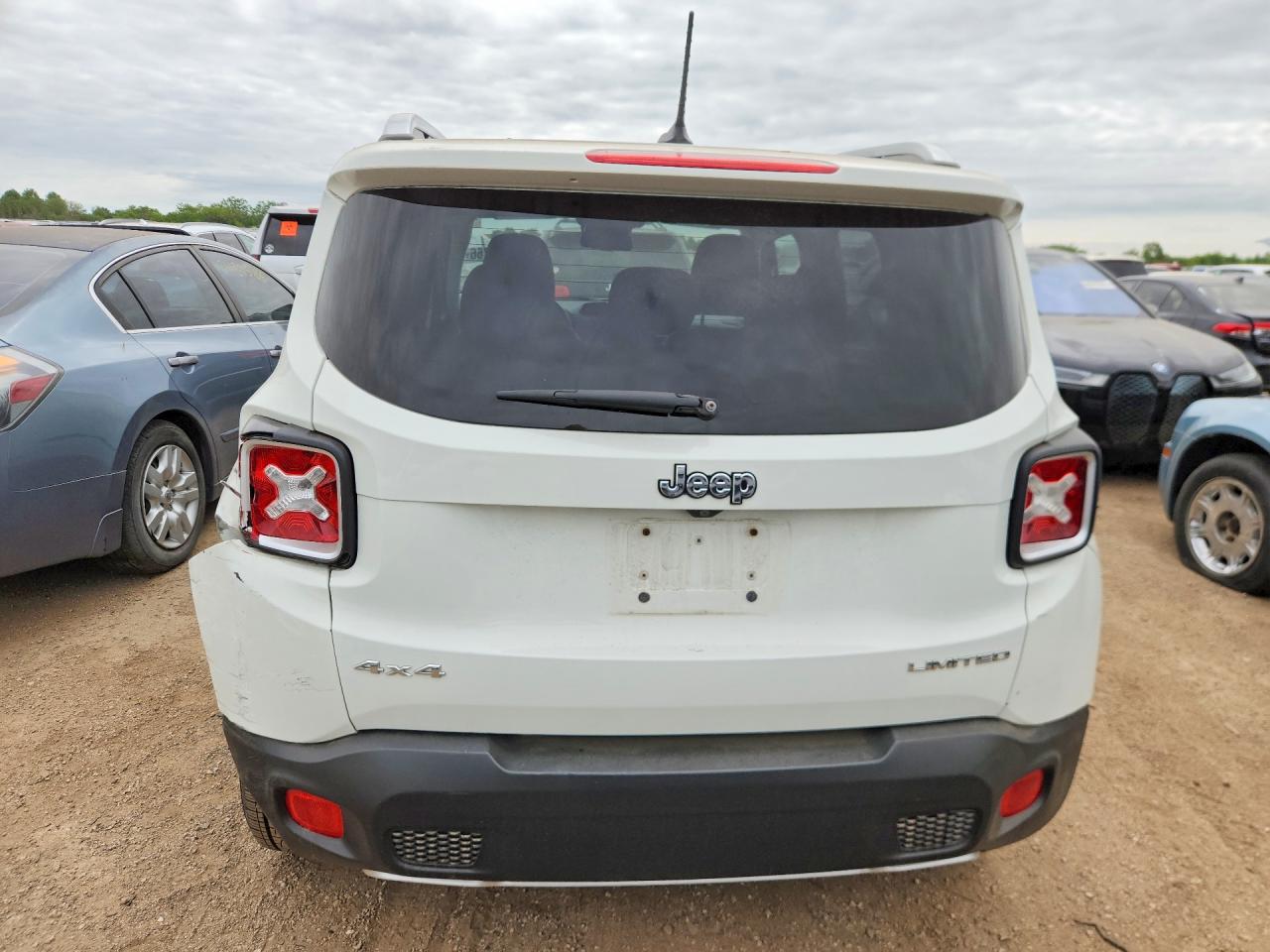 2015 JEEP RENEGADE LIMITED photo 16