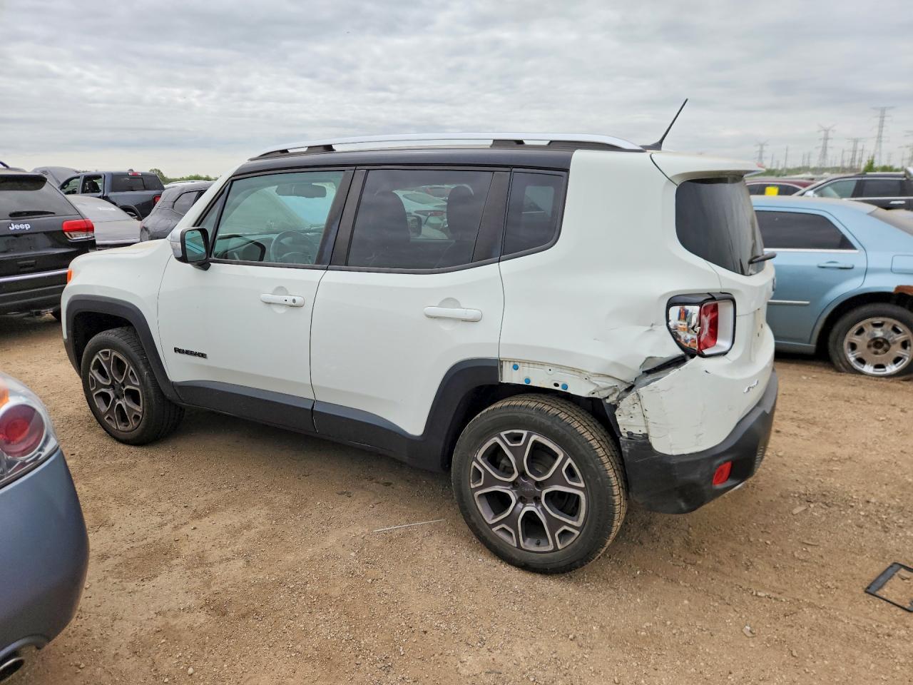 2015 JEEP RENEGADE LIMITED photo 4