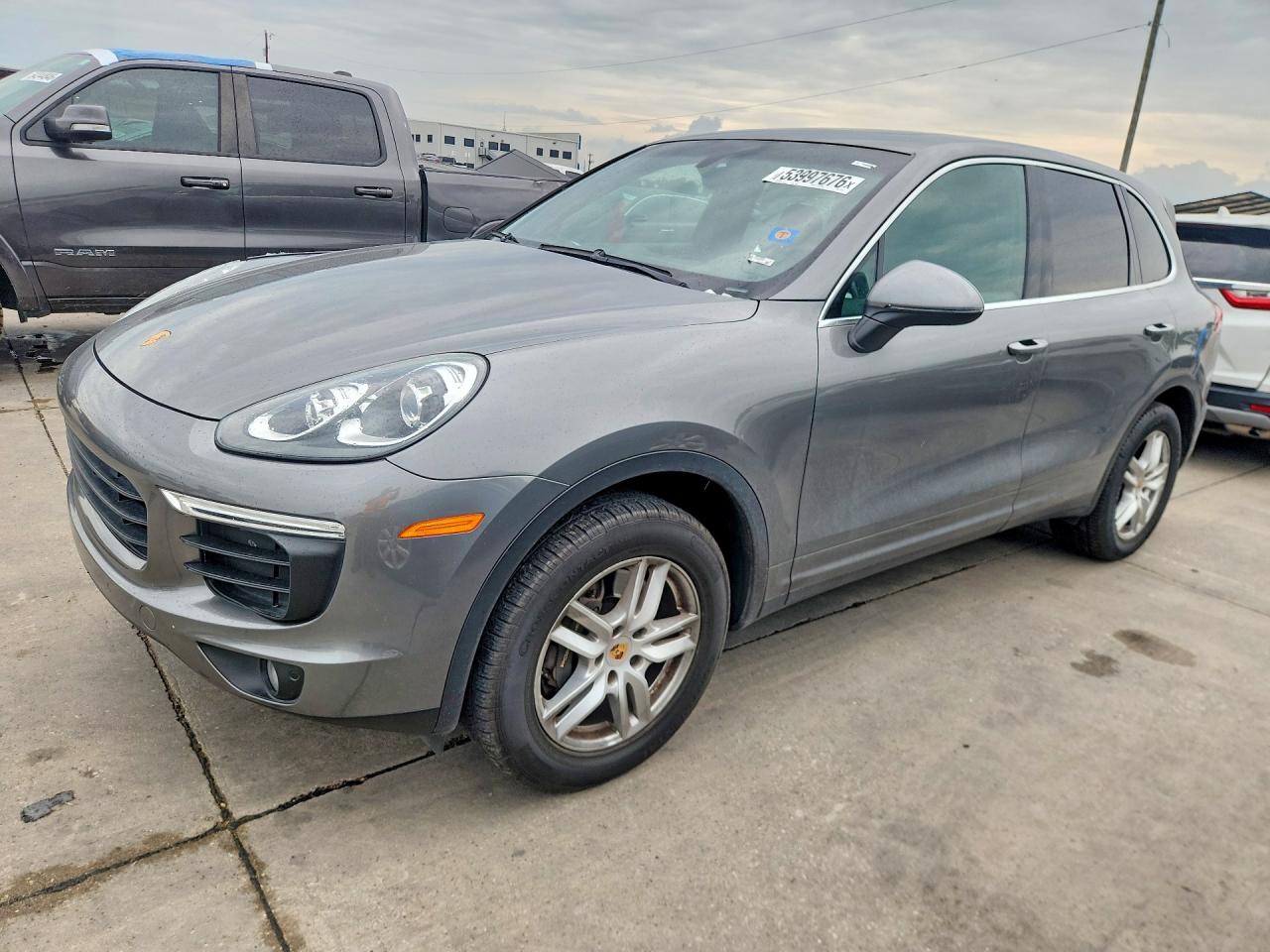 2016 PORSCHE CAYENNE