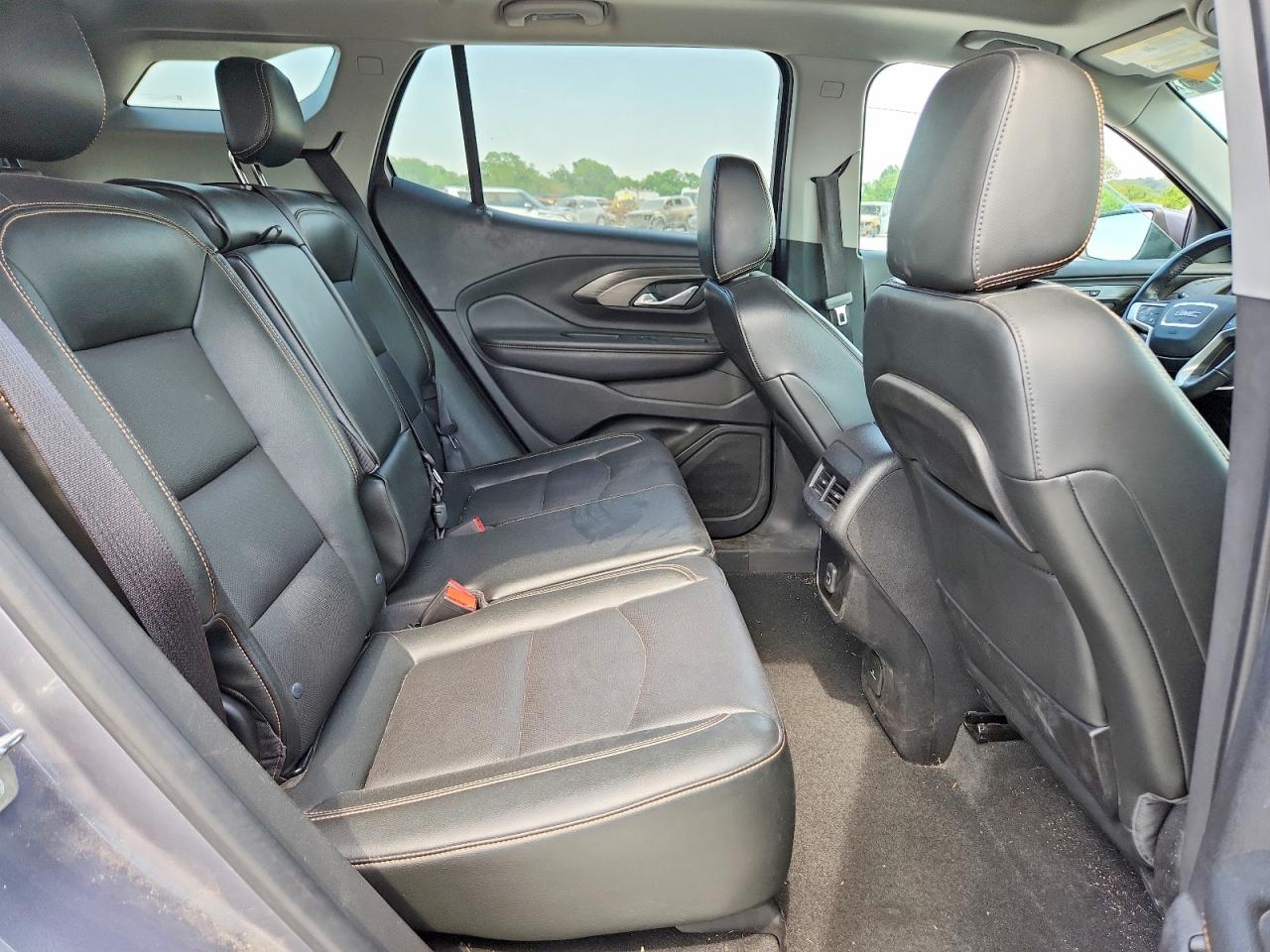 2018 GMC TERRAIN SLT photo 11
