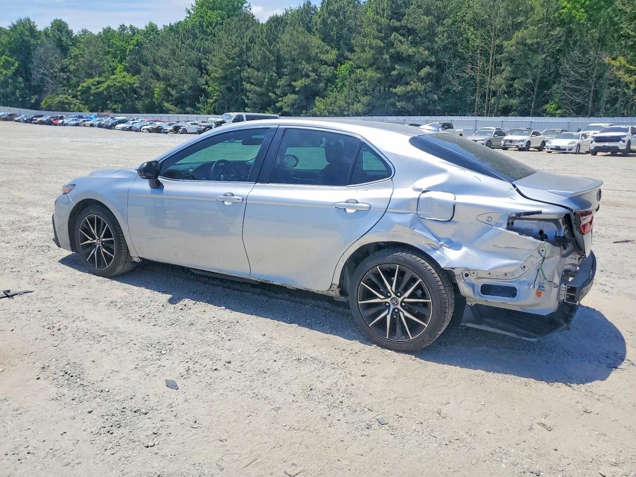 2023 TOYOTA CAMRY SE photo 3