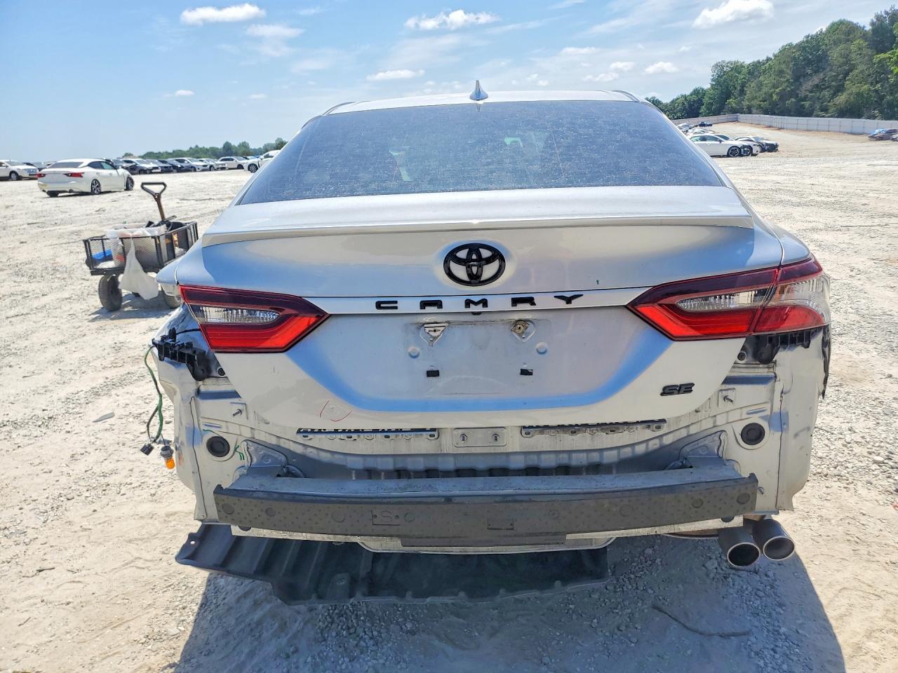 2023 TOYOTA CAMRY SE photo 11