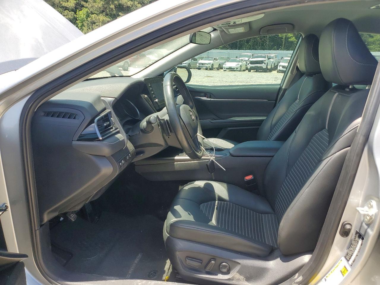 2023 TOYOTA CAMRY SE photo 13