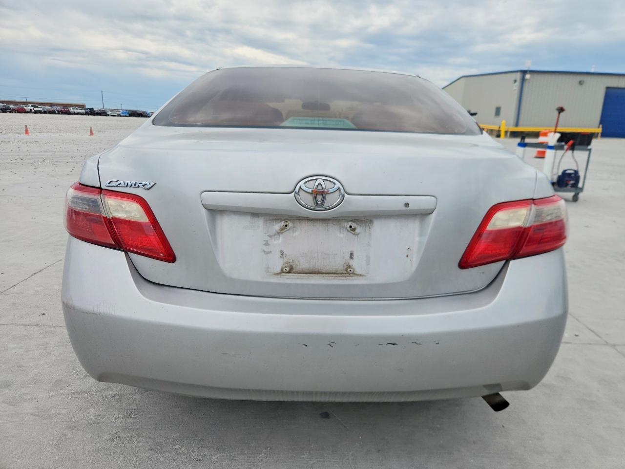 2009 TOYOTA CAMRY photo 16
