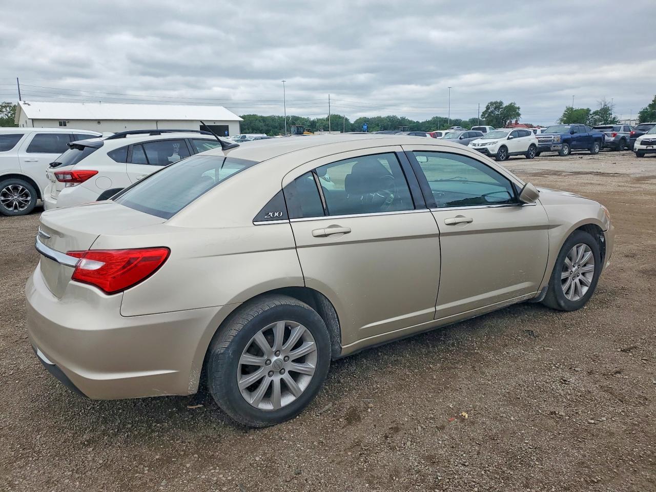 2013 CHRYSLER 200 TOURING photo 7