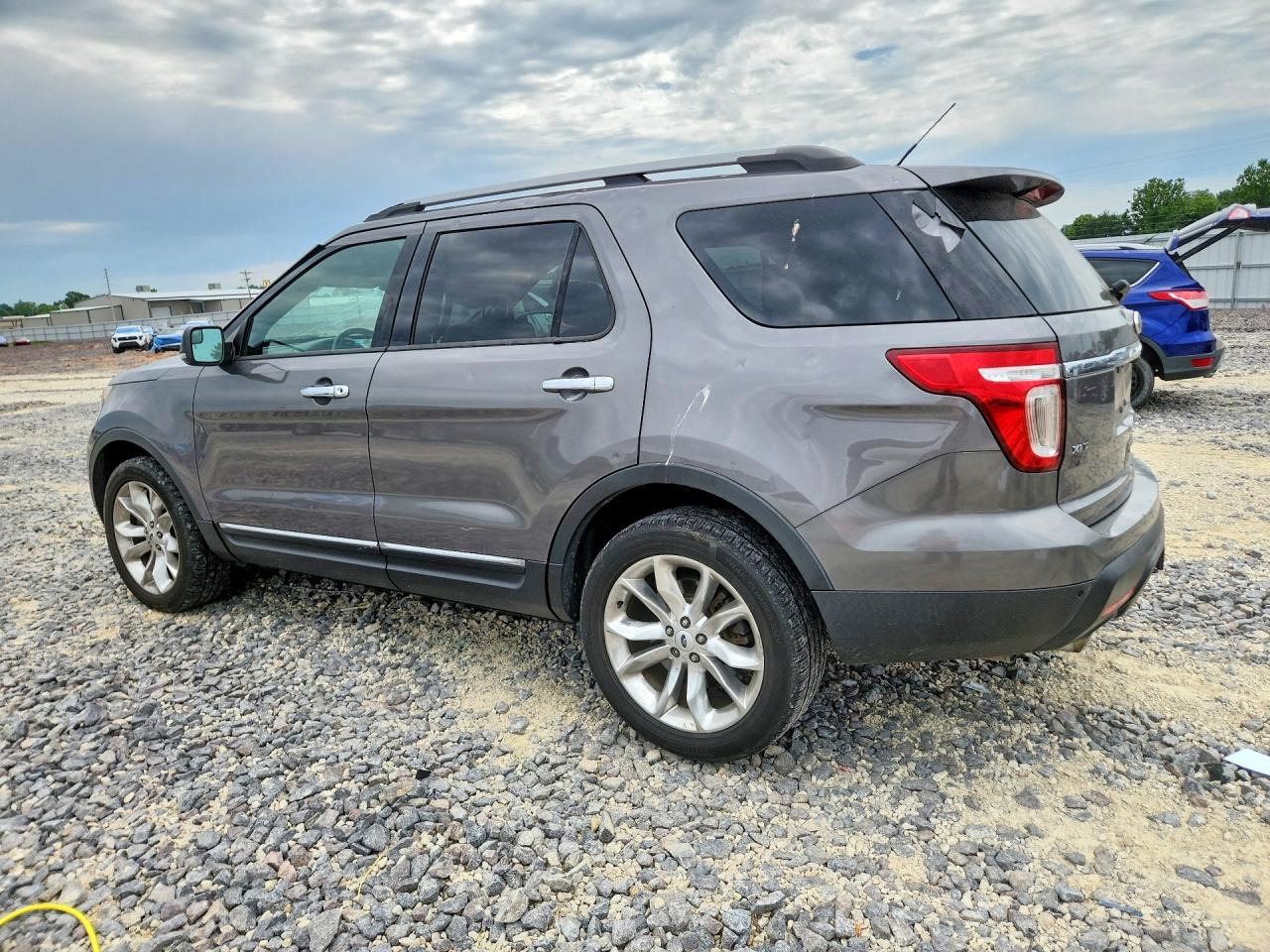 2014 FORD EXPLORER XLT photo 4