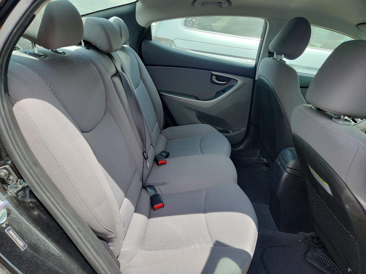 2015 HYUNDAI ELANTRA SE photo 19