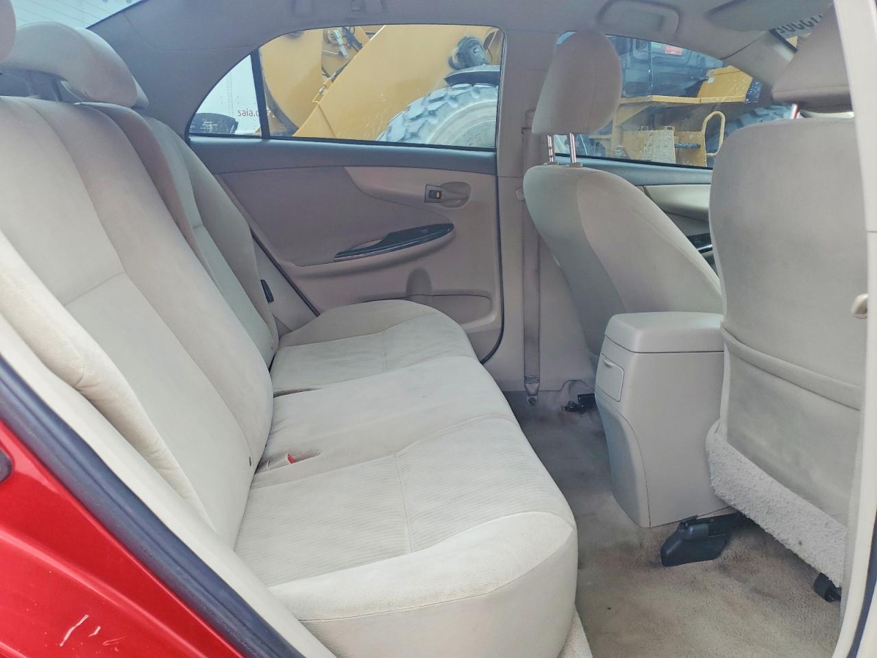 2010 TOYOTA COROLLA LE photo 28