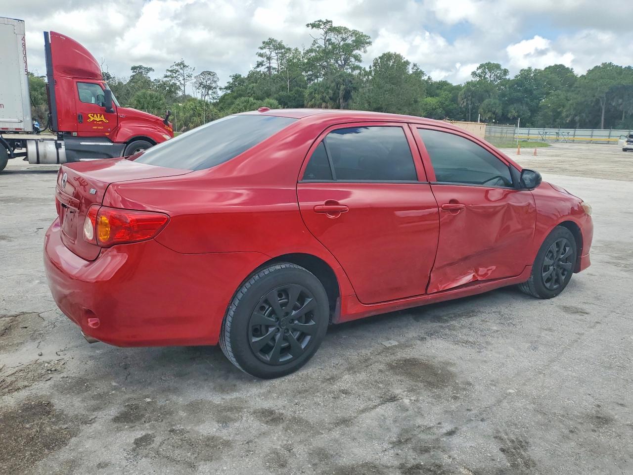 2010 TOYOTA COROLLA LE photo 7