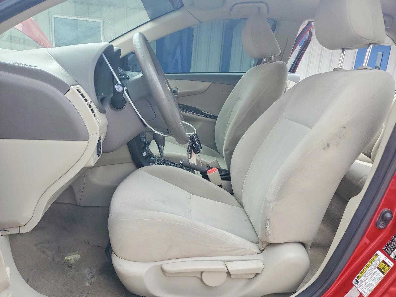 2010 TOYOTA COROLLA LE photo 19