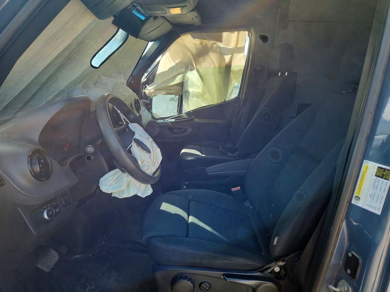 2019 MERCEDES BENZ SPRINTER 2500 DELIVERY VAN photo 5