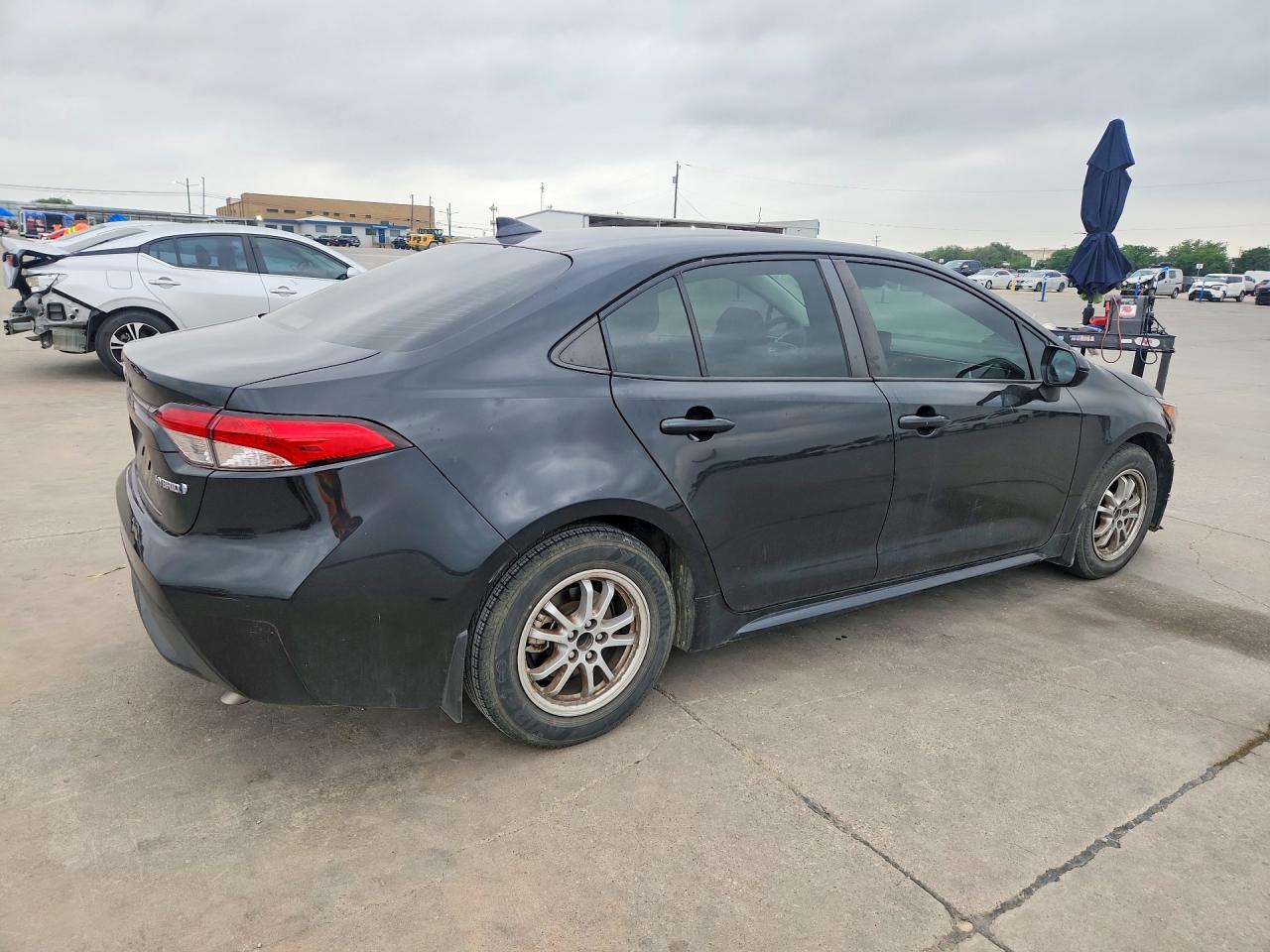 2022 TOYOTA COROLLA LE photo 5