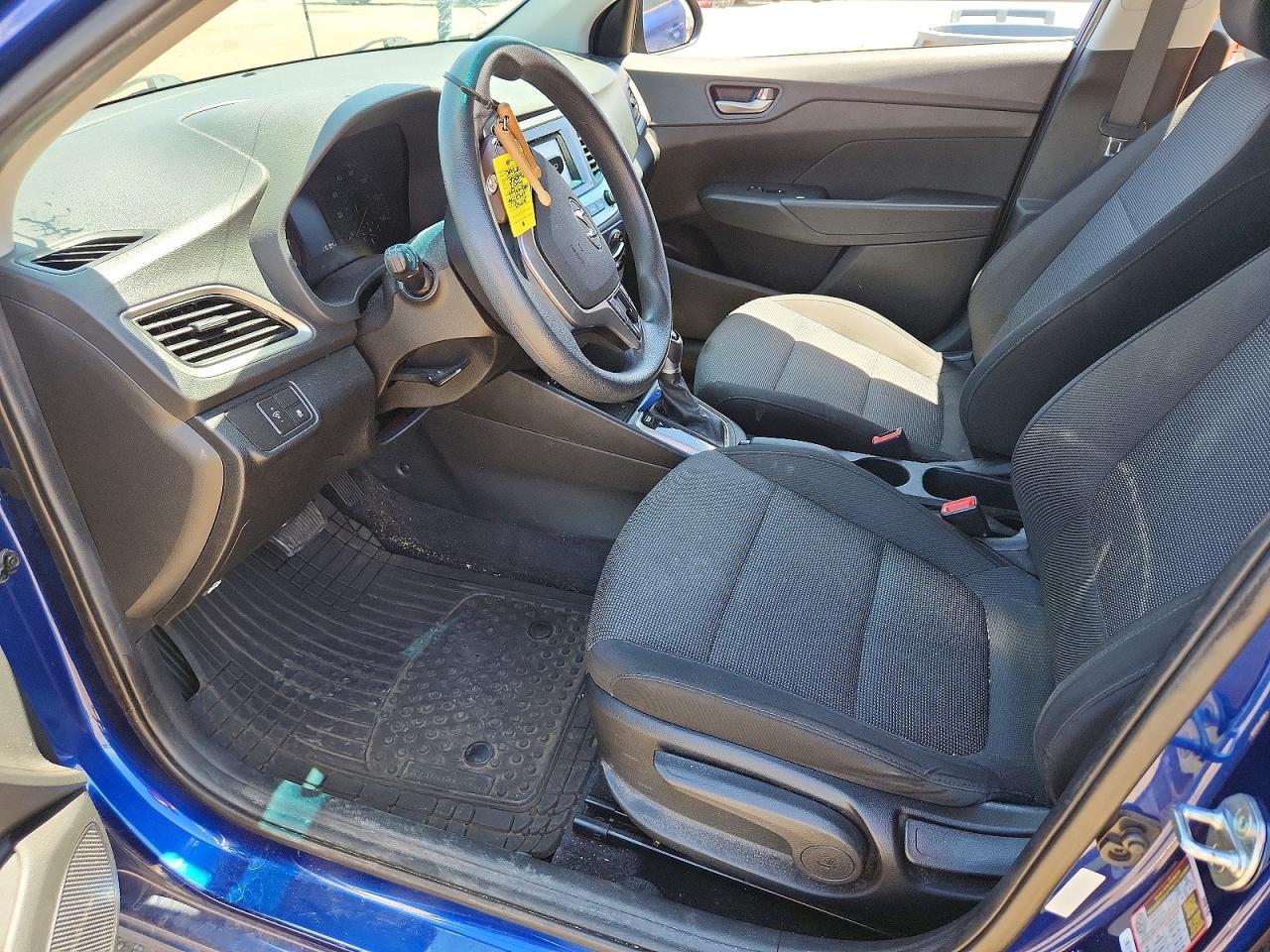 2019 HYUNDAI ACCENT SE photo 19