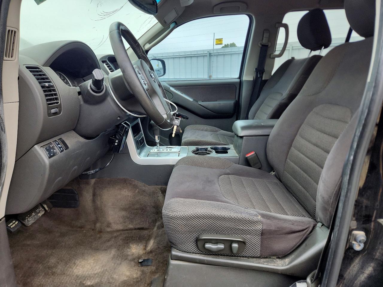 2011 NISSAN PATHFINDER S photo 13