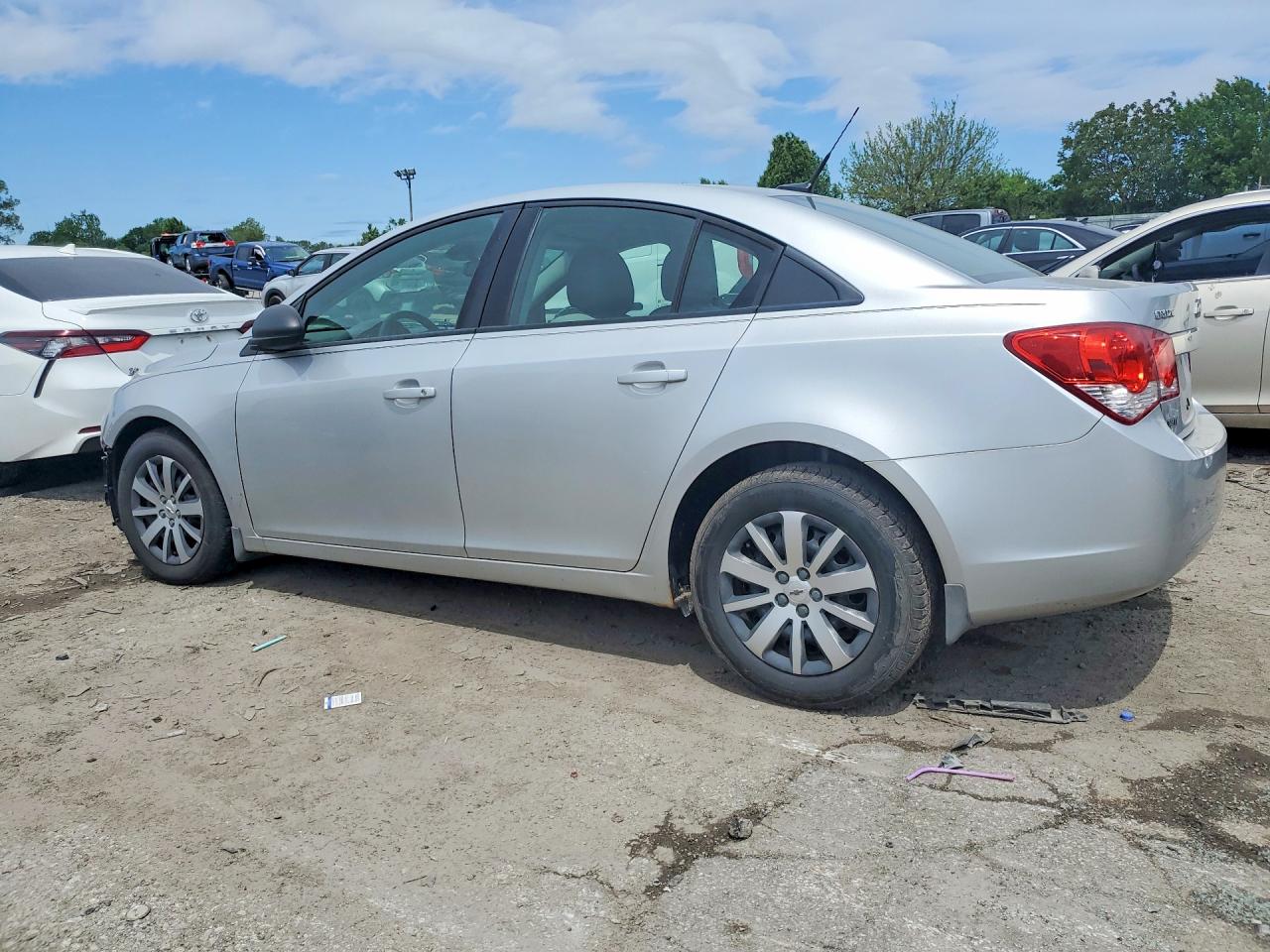 2013 CHEVROLET CRUZE LS photo 2