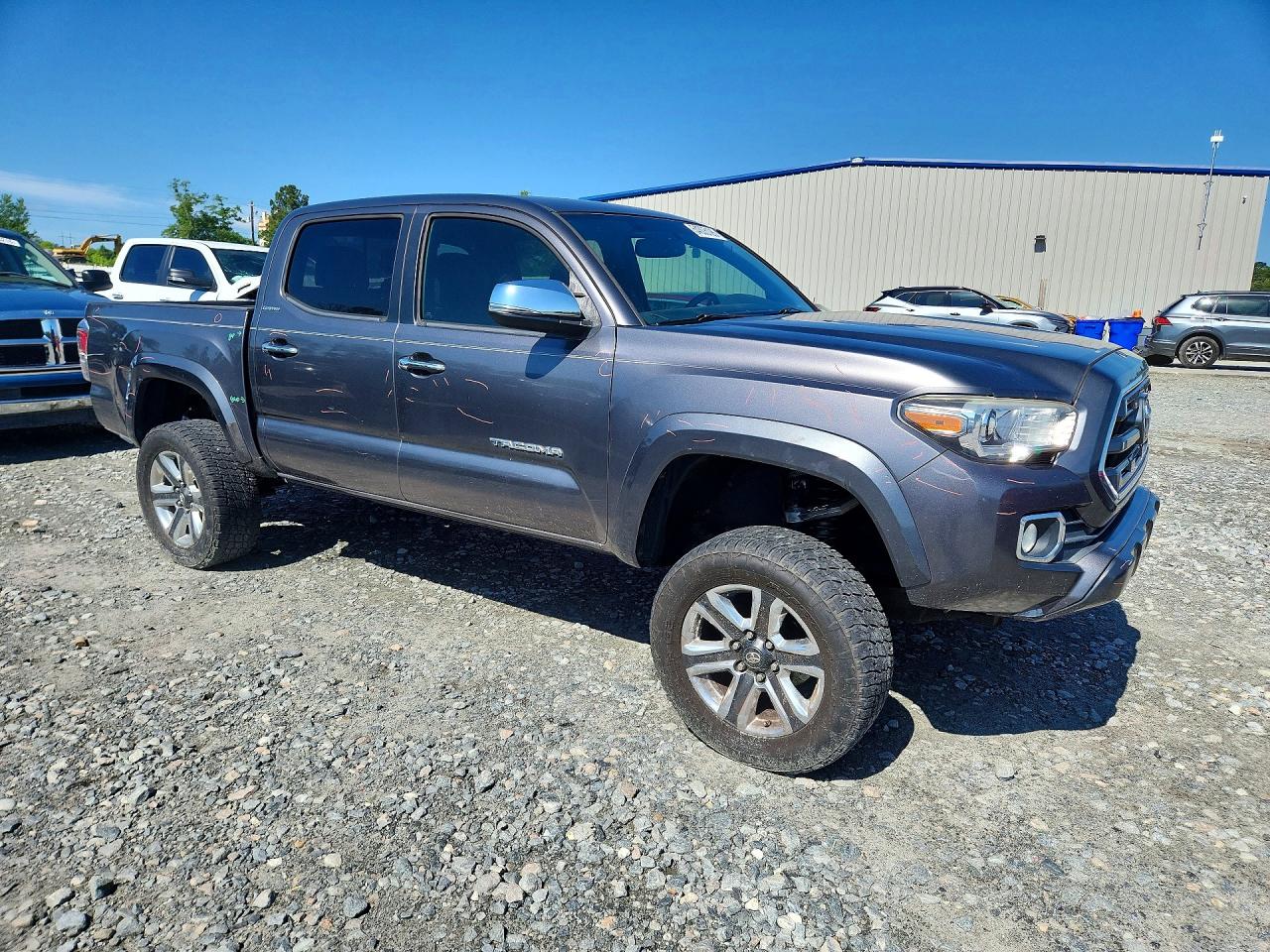 2017 TOYOTA TACOMA LIMITED photo 7
