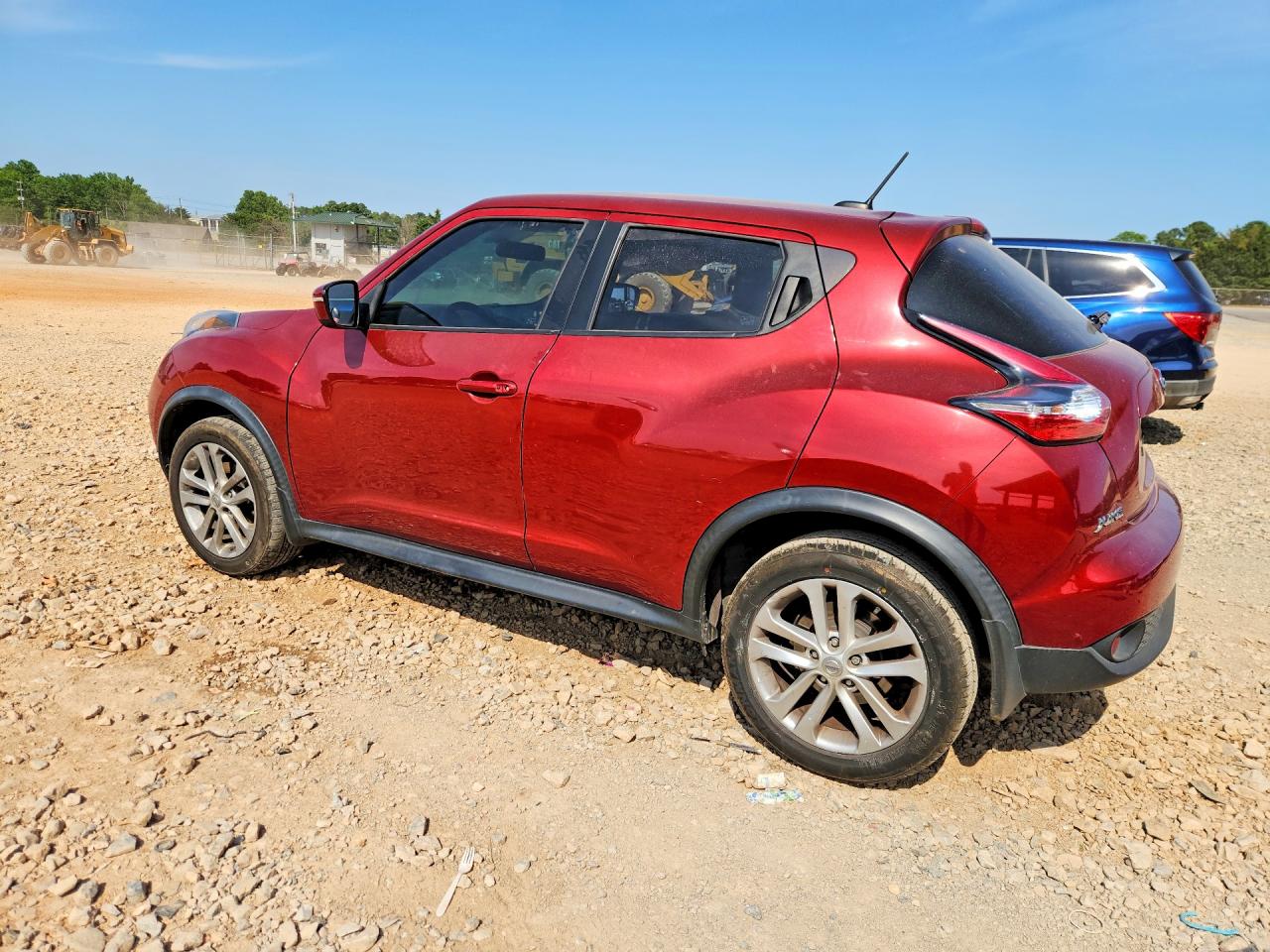 2015 NISSAN JUKE SV photo 3