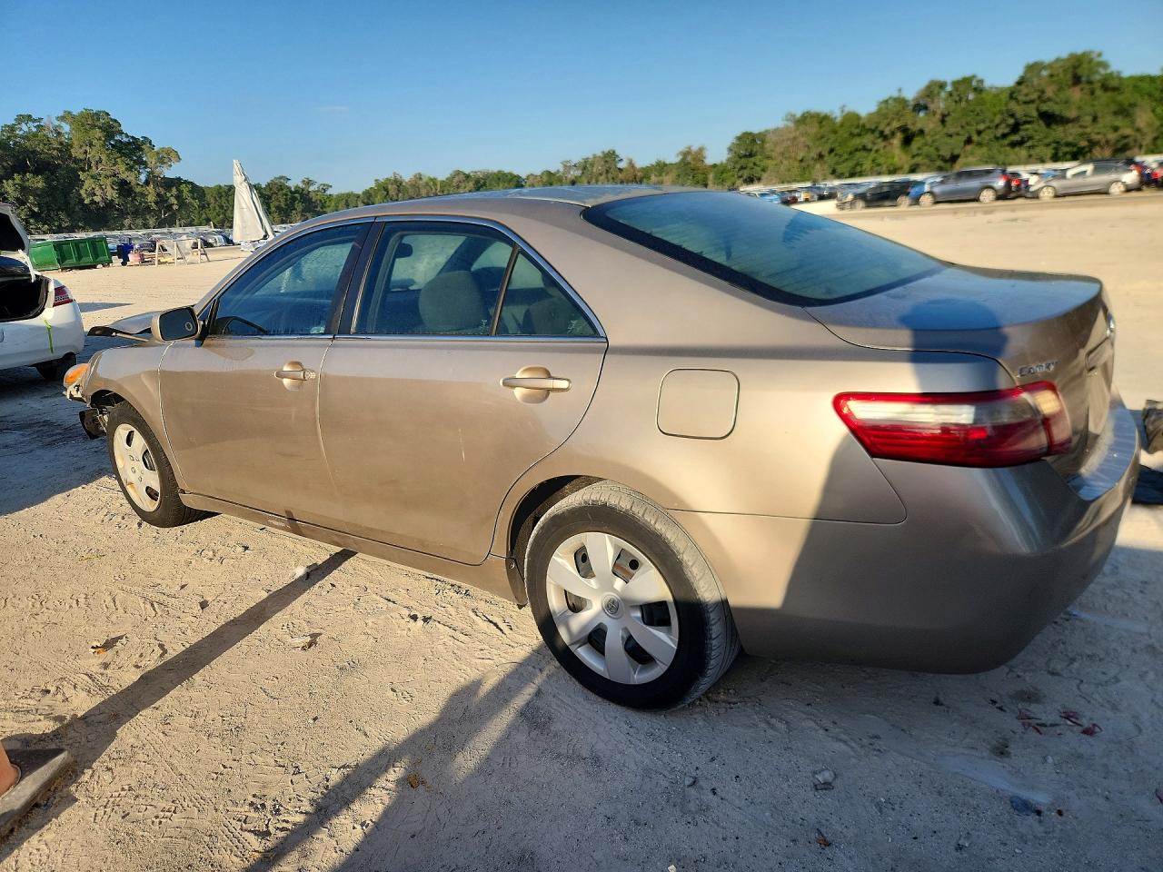 2007 TOYOTA CAMRY LE photo 3