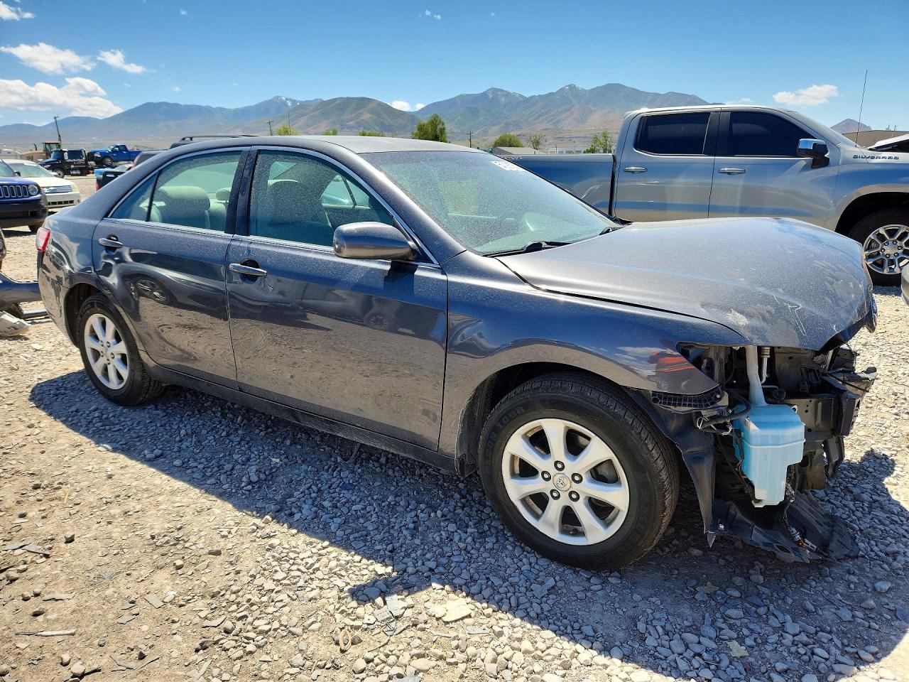 2010 TOYOTA CAMRY LE photo 4