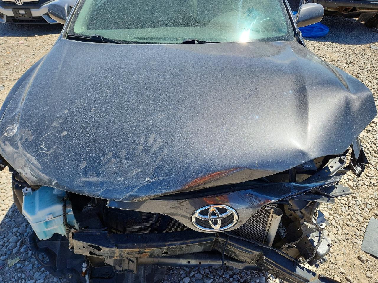 2010 TOYOTA CAMRY LE photo 11