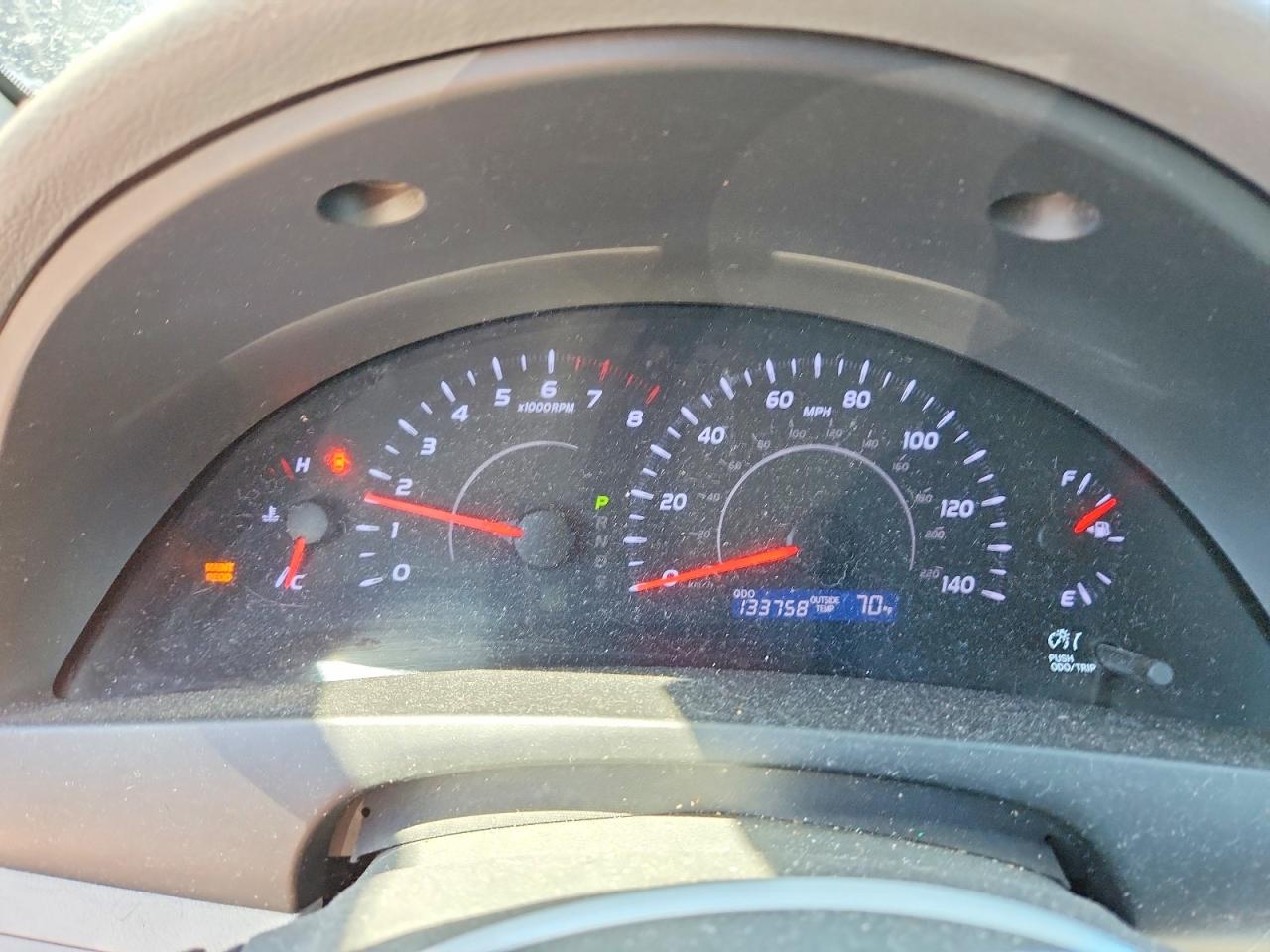 2010 TOYOTA CAMRY LE photo 9