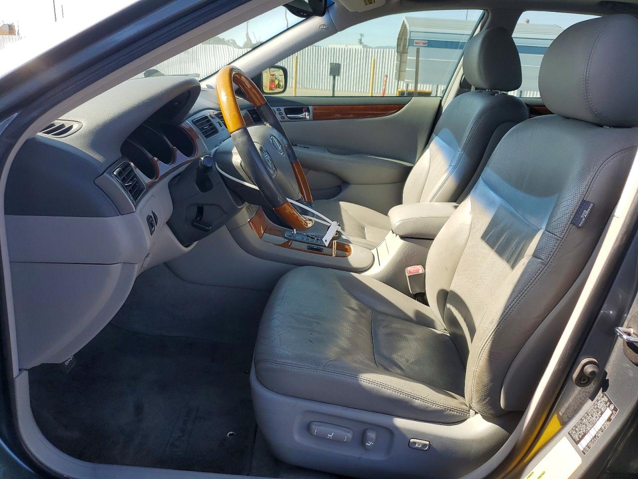 2005 LEXUS ES 330 photo 13