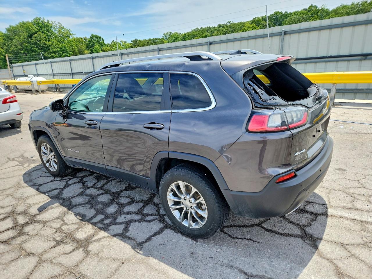 2021 JEEP CHEROKEE LATITUDE LUX photo 4