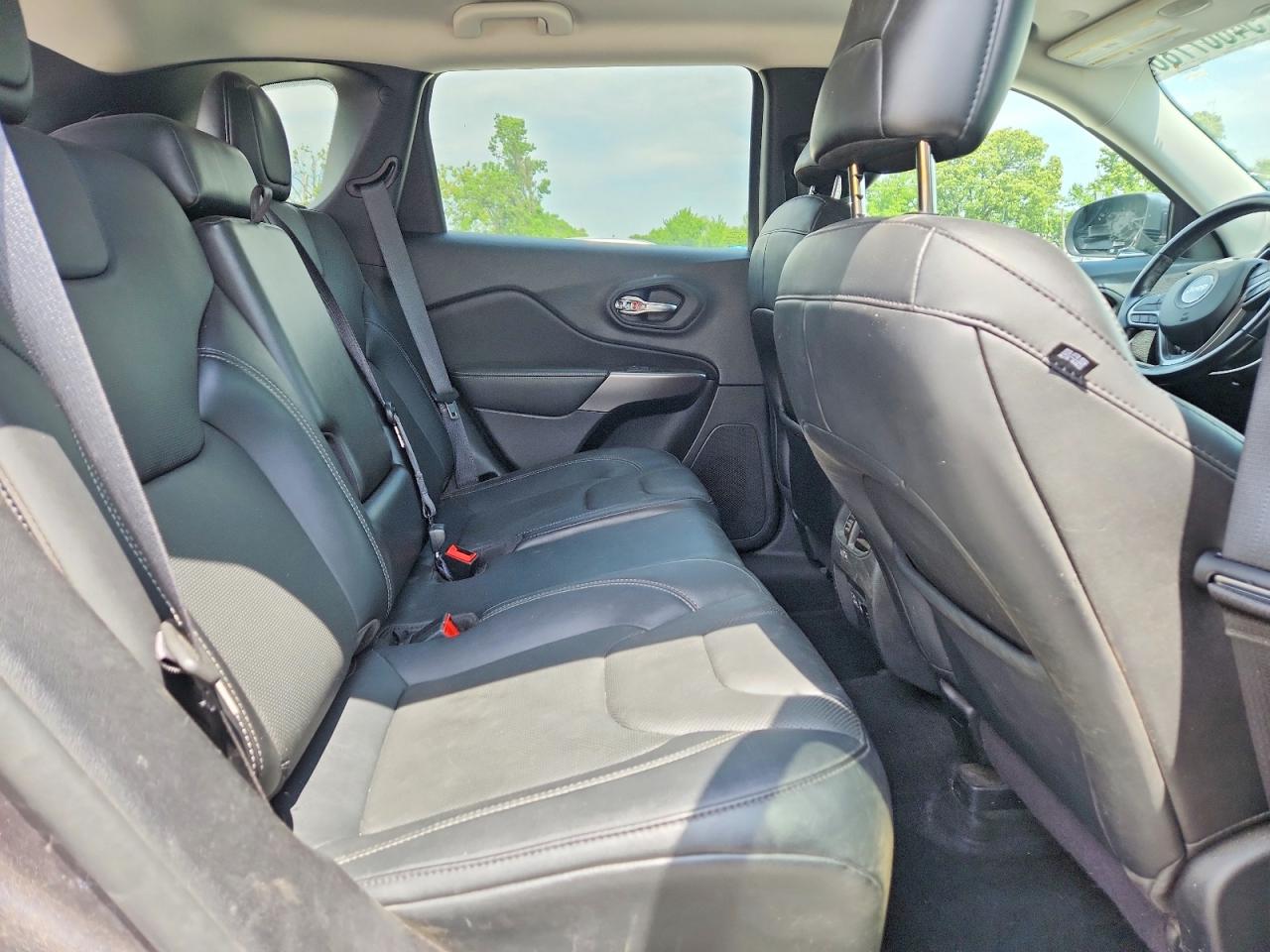 2021 JEEP CHEROKEE LATITUDE LUX photo 28