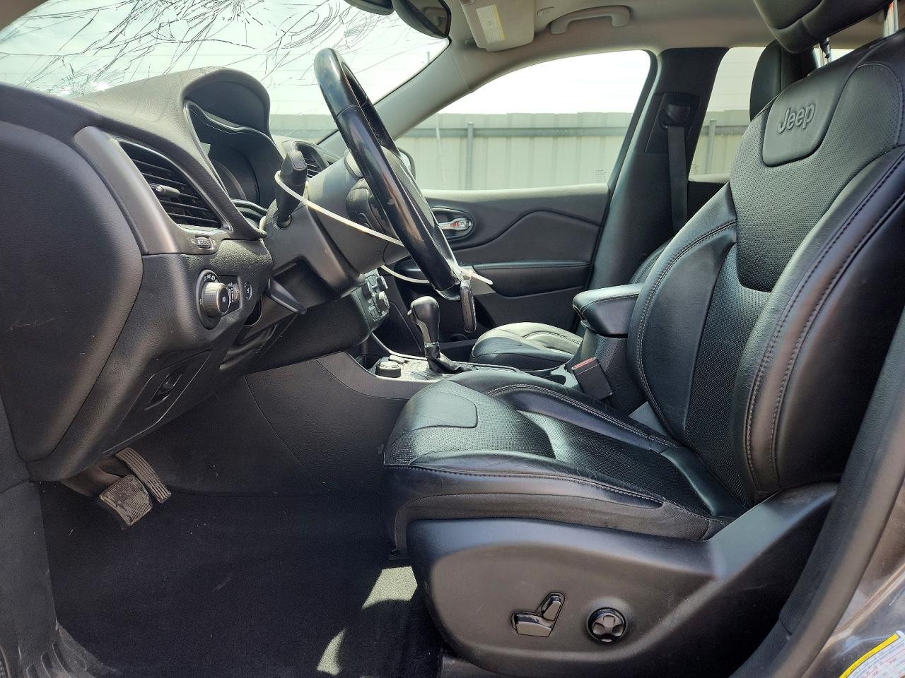 2021 JEEP CHEROKEE LATITUDE LUX photo 19