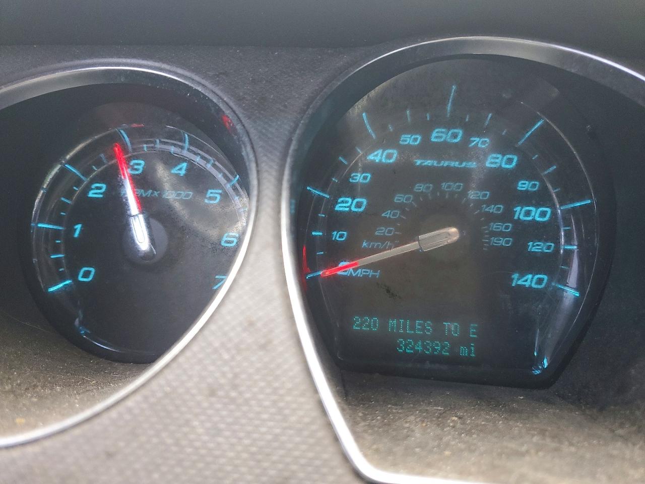 2010 FORD TAURUS SE photo 17