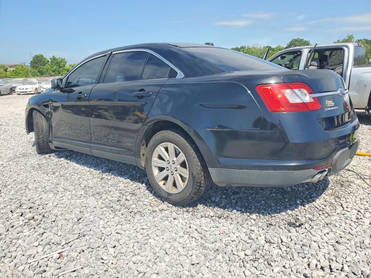 2010 FORD TAURUS SE photo 3