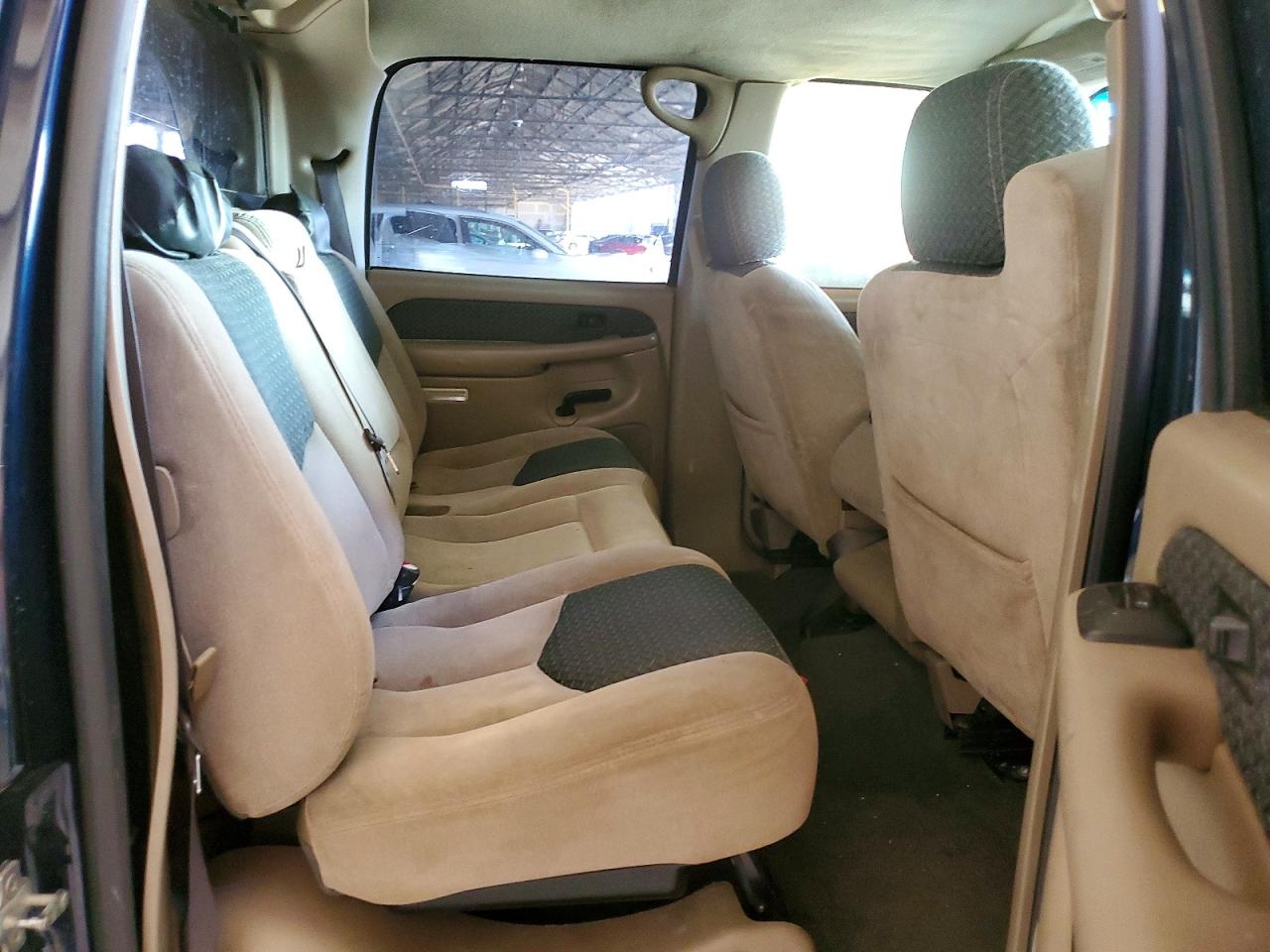 2004 CHEVROLET AVALANCHE K1500 photo 19