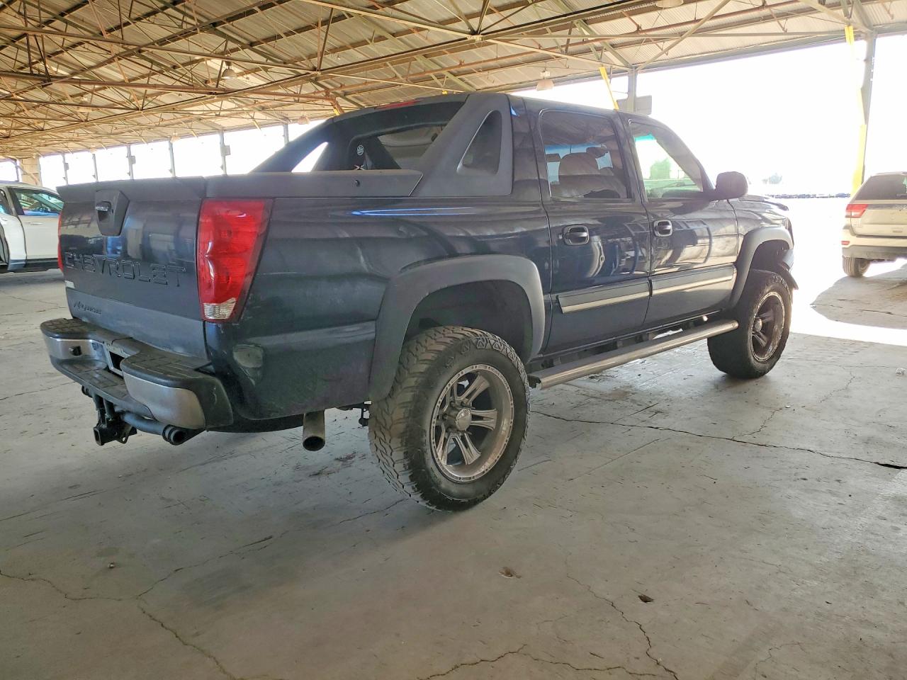 2004 CHEVROLET AVALANCHE K1500 photo 5