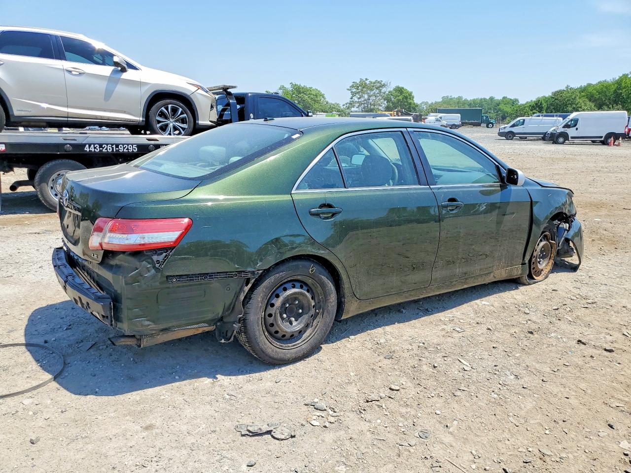2011 TOYOTA CAMRY LE photo 5