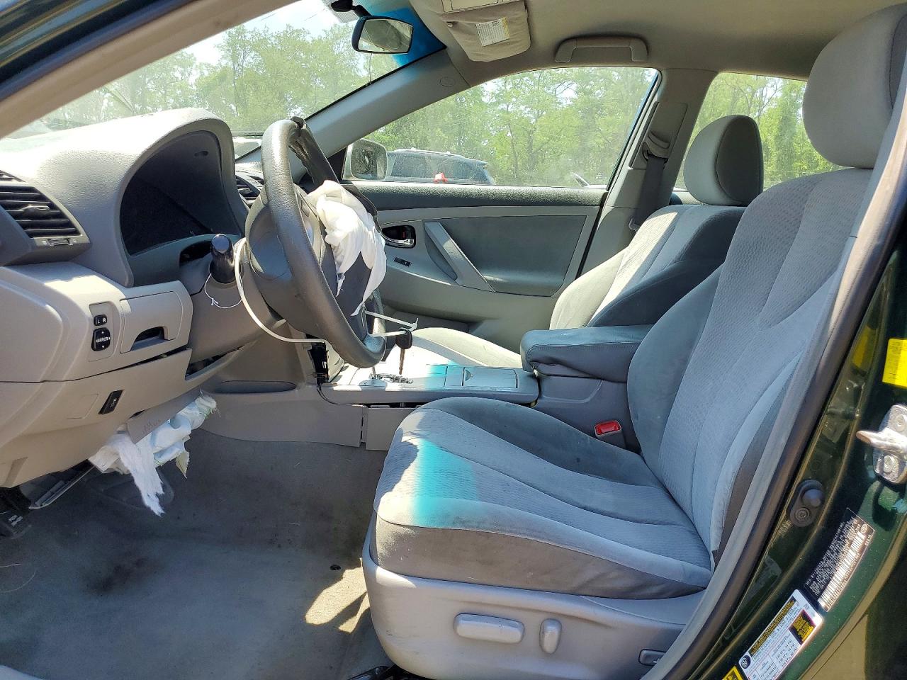 2011 TOYOTA CAMRY LE photo 13