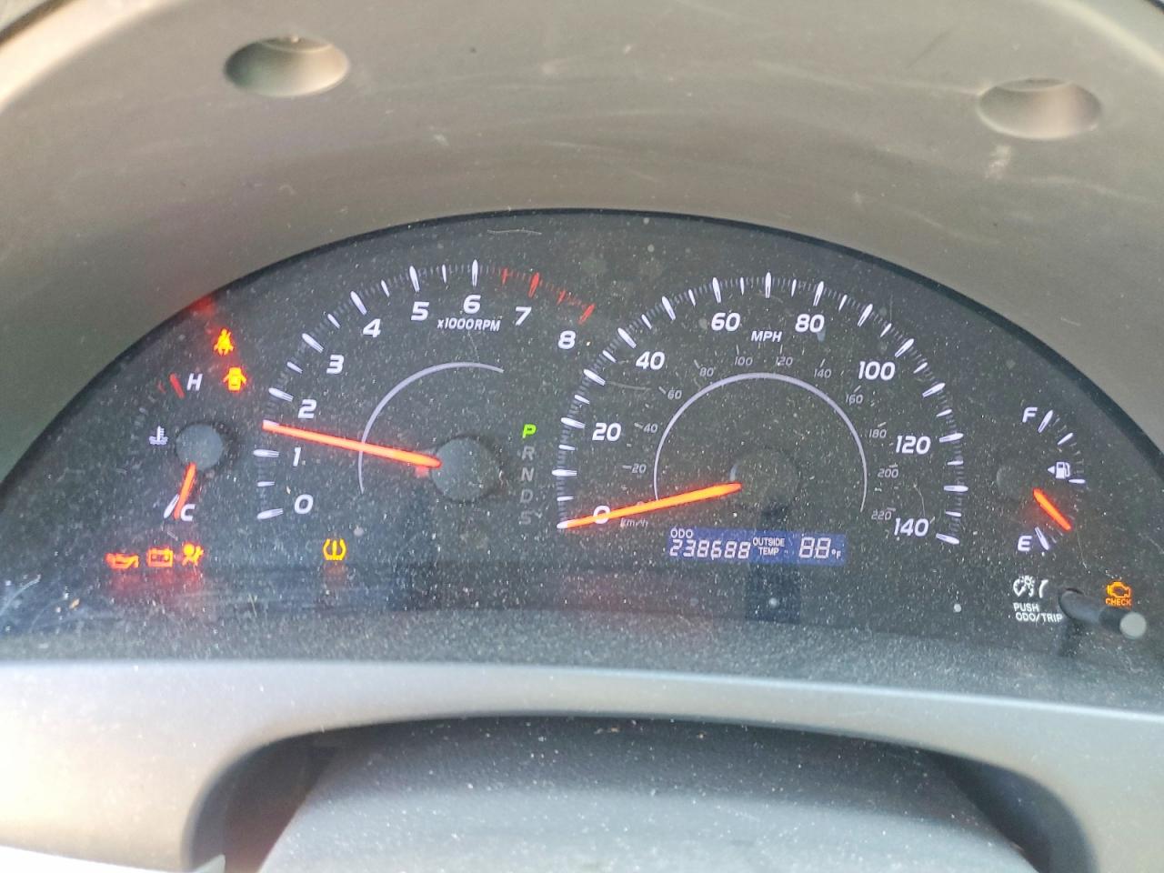 2011 TOYOTA CAMRY LE photo 17