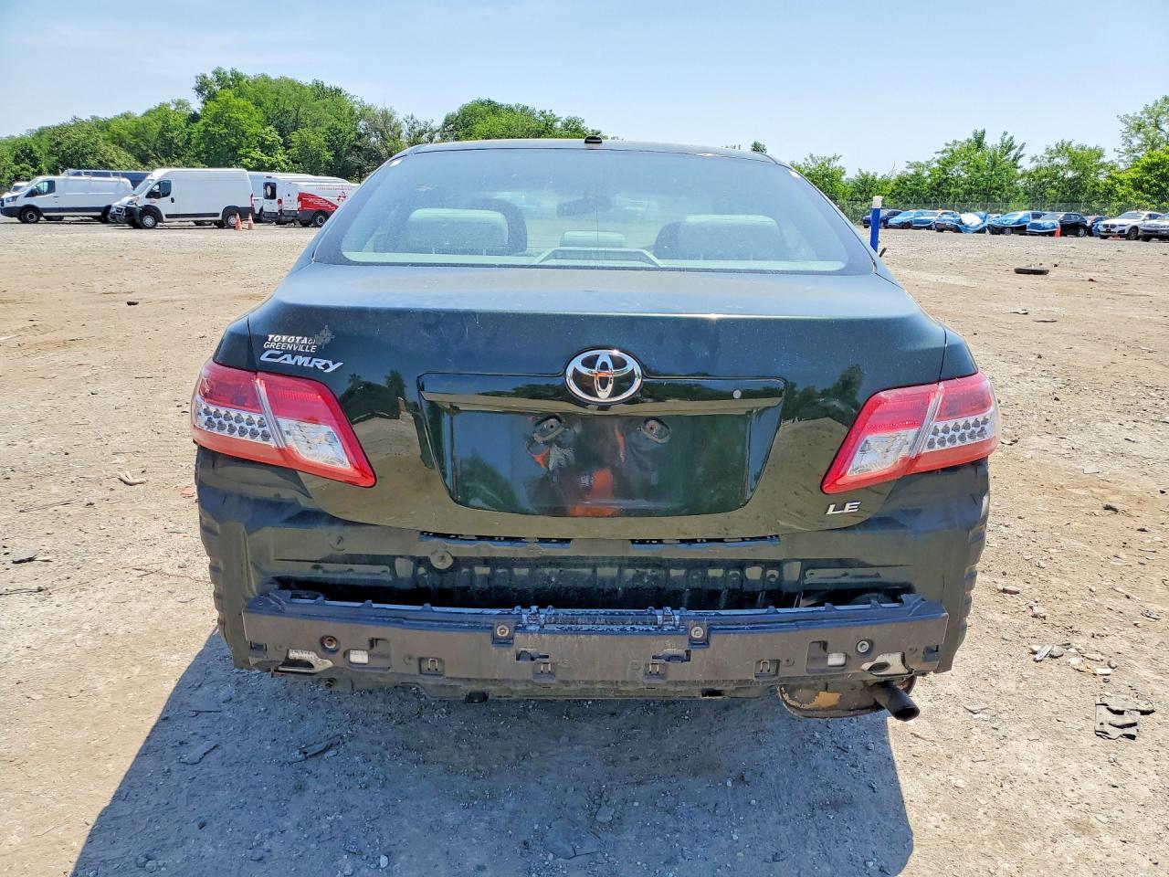 2011 TOYOTA CAMRY LE photo 11
