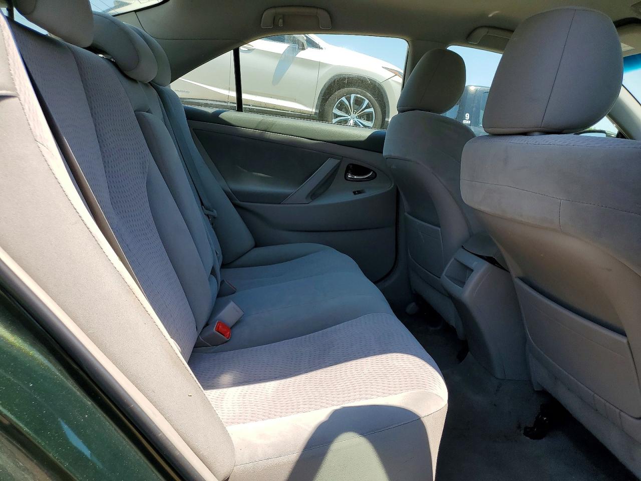 2011 TOYOTA CAMRY LE photo 19