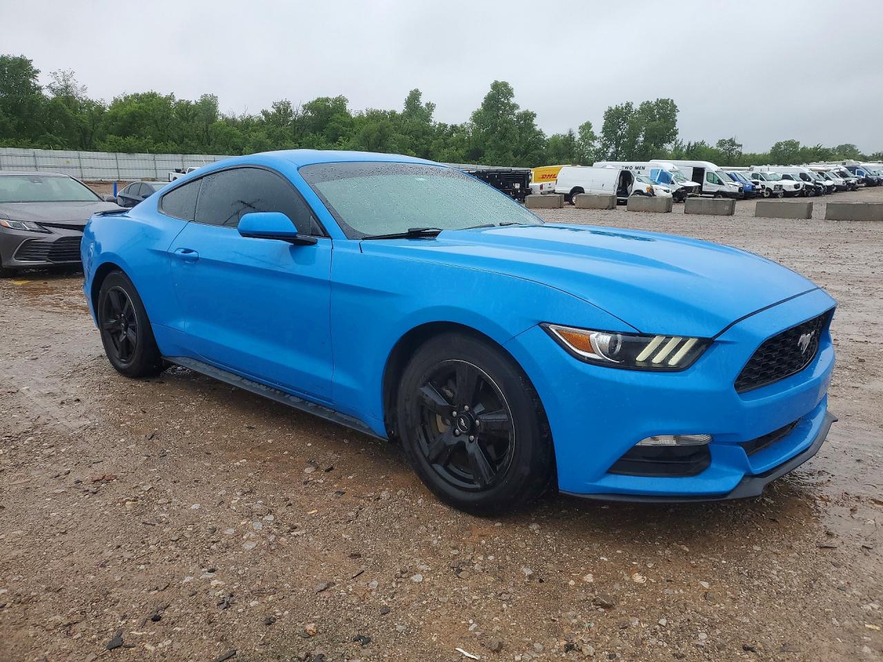 2017 FORD MUSTANG photo 7