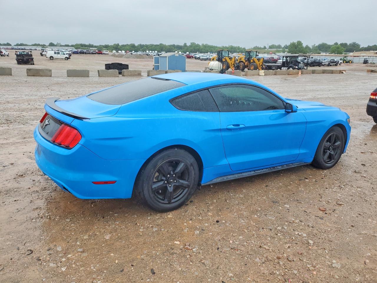 2017 FORD MUSTANG photo 5