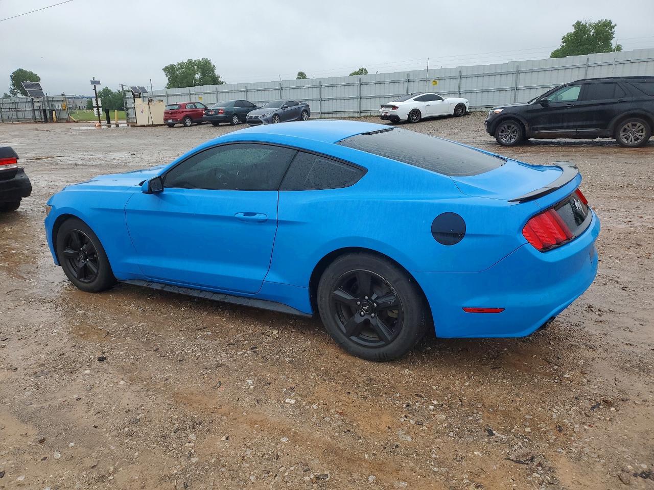 2017 FORD MUSTANG photo 3