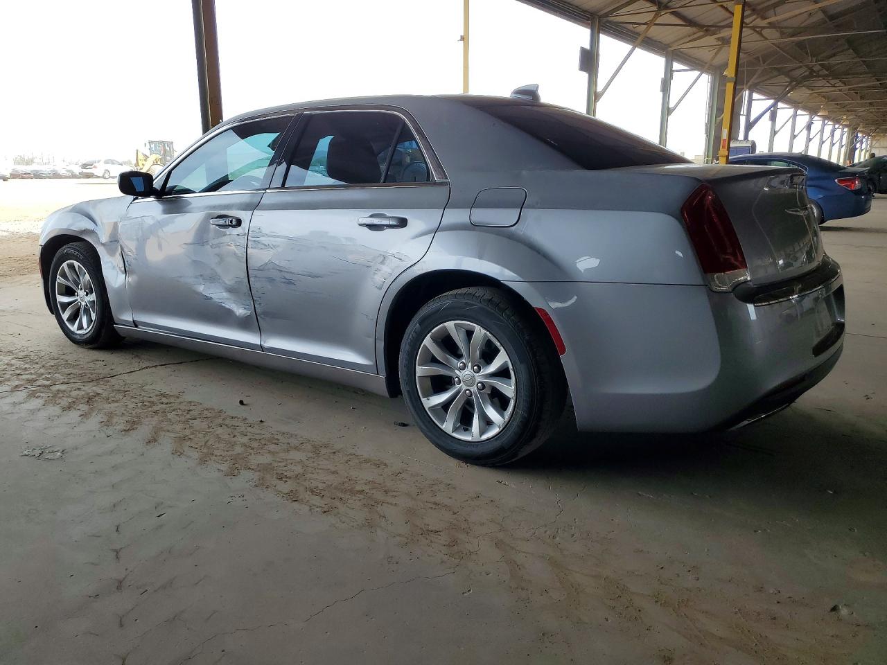 2015 CHRYSLER 300 LIMITED photo 3