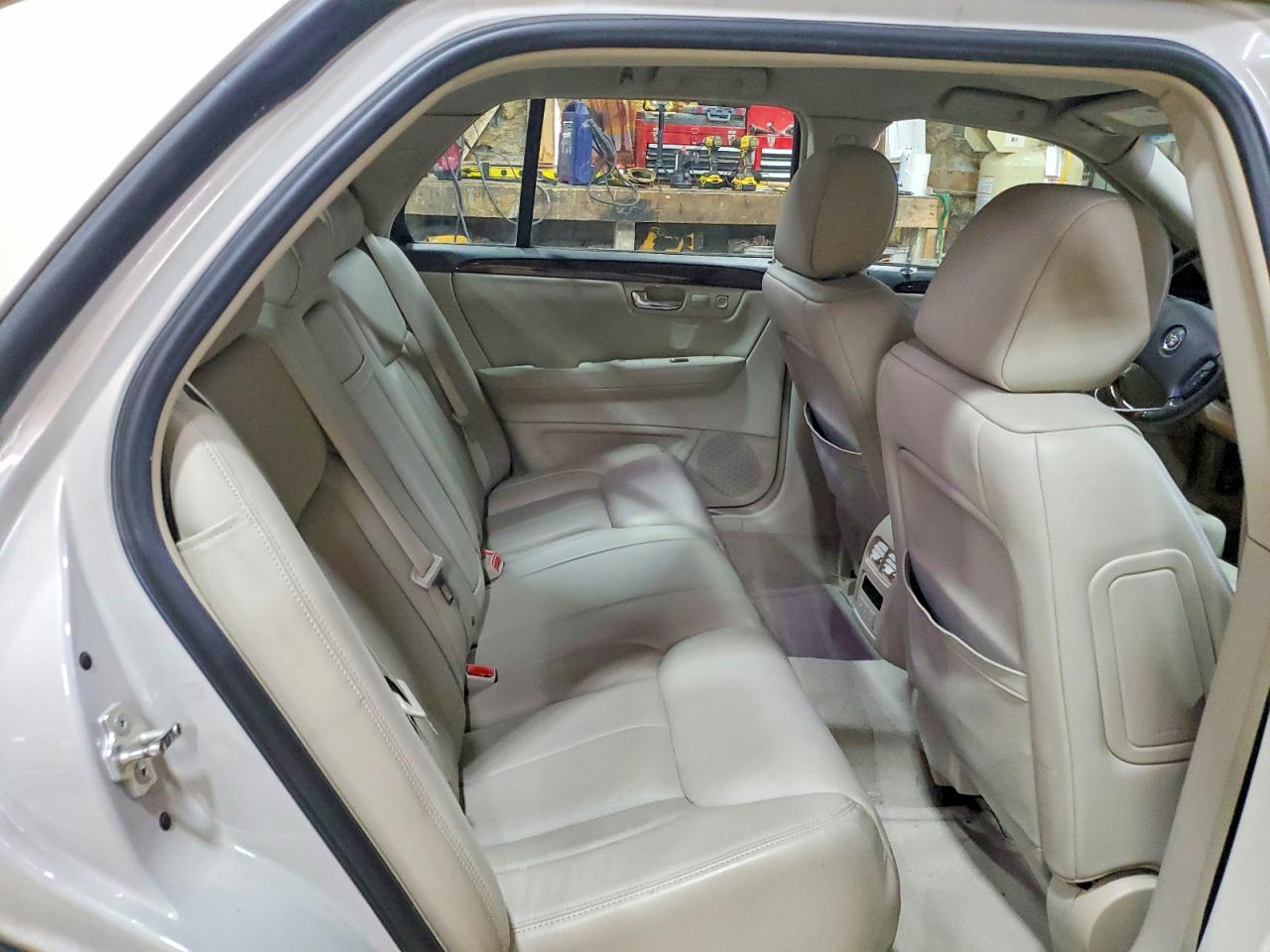 2008 CADILLAC DTS photo 19