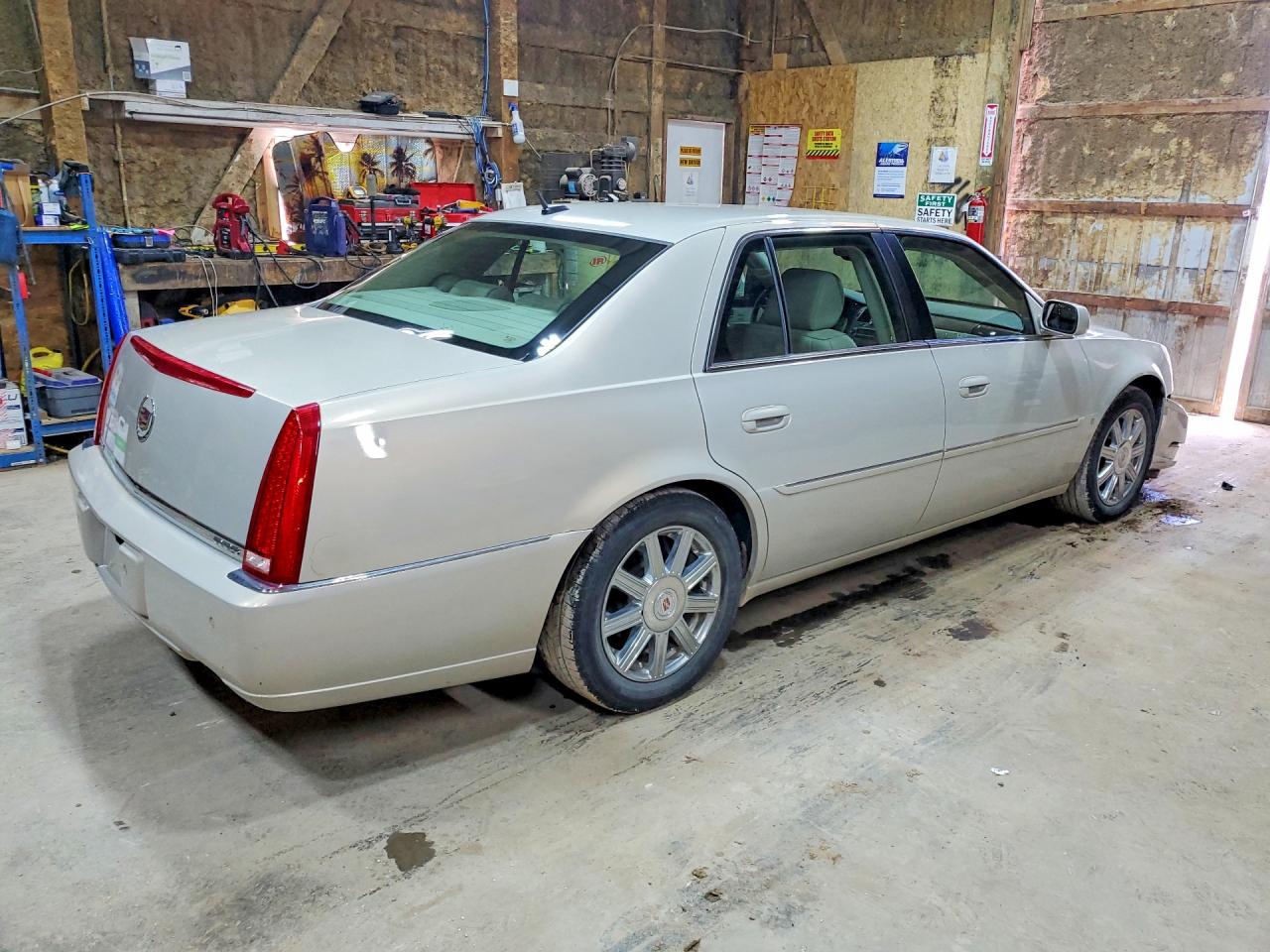 2008 CADILLAC DTS photo 5